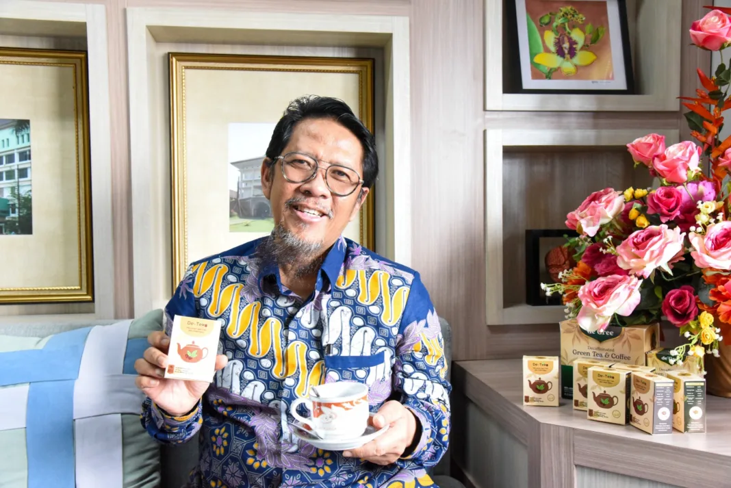 Inovasi FK UB: Gabungkan Teh dan Kopi Hijau Jadi “Deteko”, Minuman Pencegah Serangan Jantung Inovasi FK UB: Gabungkan Teh dan Kopi Hijau Jadi “Deteko”, Minuman Pencegah Serangan Jantung