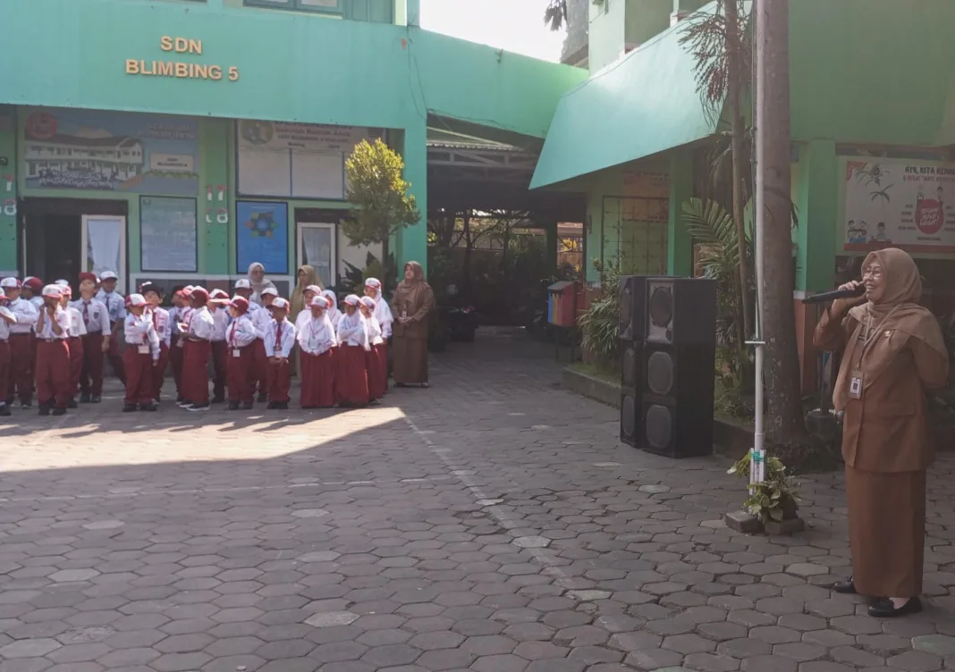 SDN Blimbing 5 Malang Kekurangan 10 Siswa Baru, Persaingan dan Akses Jadi Kendala SDN Blimbing 5 Malang Kekurangan 10 Siswa Baru, Persaingan dan Akses Jadi Kendala