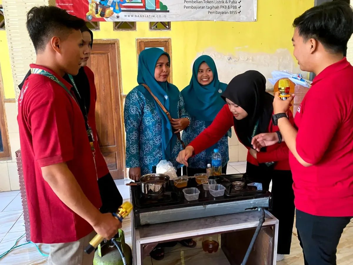 Di Candiwatu, Warga Ubah Minyak Jelantah menjadi Lilin Aromaterapi