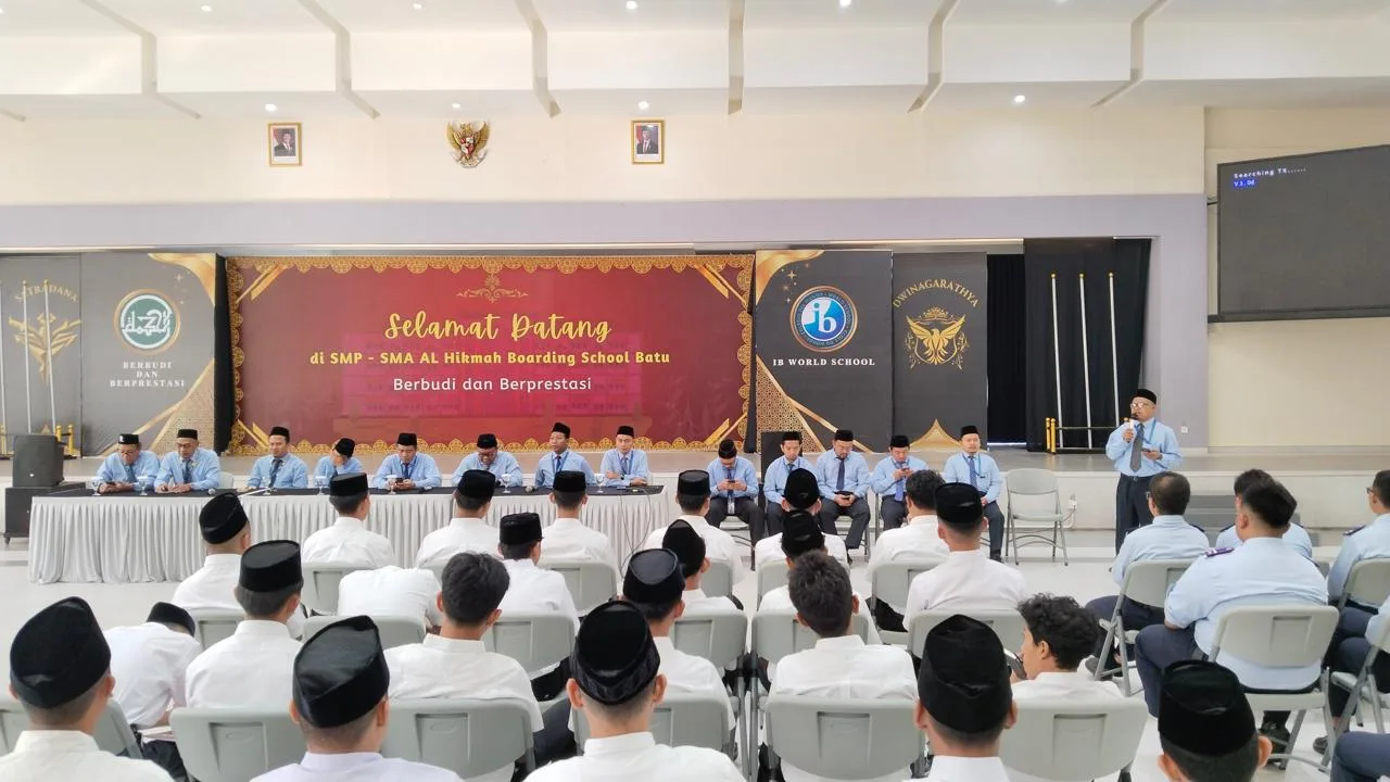 Mencetak Generasi Berbudi dan Berprestasi, Ratusan Siswa Baru Al Hikmah IIBS Sukses Ikuti Building Leader Culture
