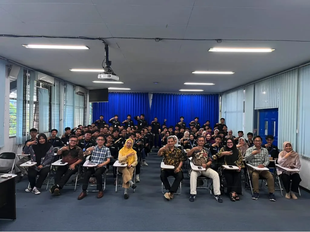 Perkuat Sinergi Pendidikan Vokasi, Polinema Terima Kunjungan Studi Ekskursi 66 Mahasiswa Politeknik Negeri Cilacap Perkuat Sinergi Pendidikan Vokasi, Polinema Terima Kunjungan Studi Ekskursi 66 Mahasiswa Politeknik Negeri Cilacap