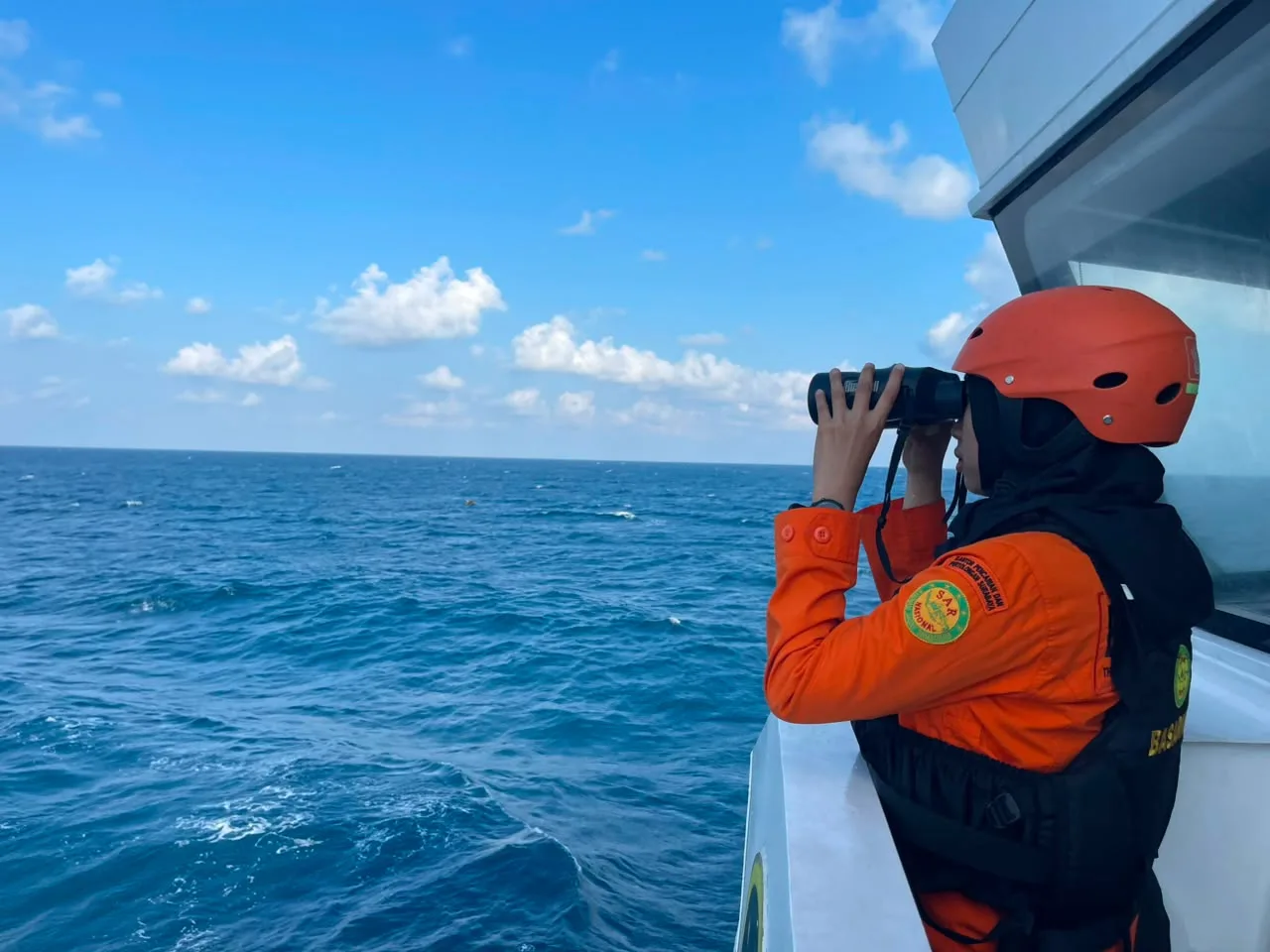Tim SAR Lanjutkan Pencarian KMN Fatma Jaya 1 di Perairan Bawean Tim SAR