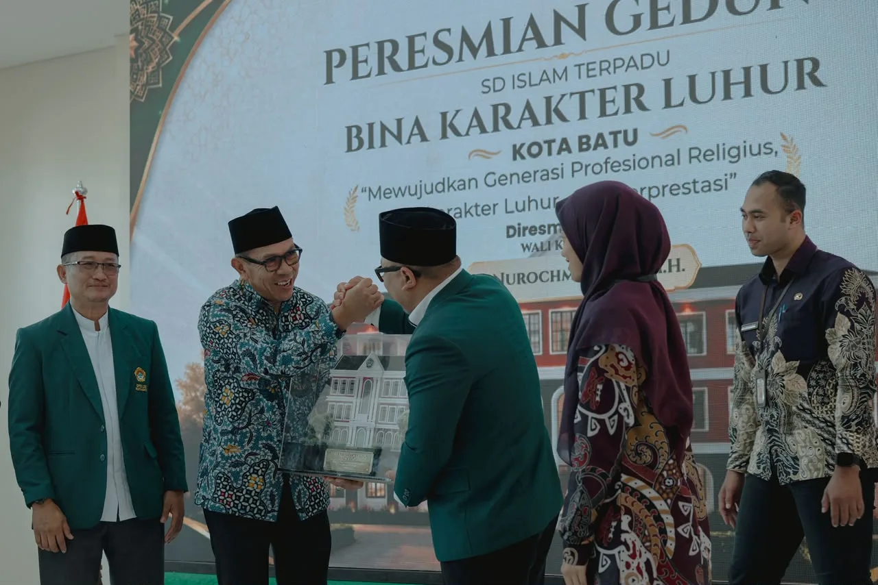 Resmikan SDIT Bina Karakter Luhur, Wali Kota Batu Sebut Pendirian Sekolah Adalah Investasi Peradaban SDIT