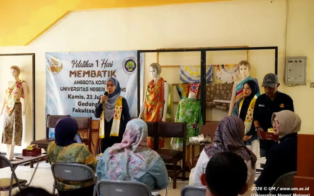 Lestarikan Warisan Budaya, KORPRI UM Cetak Souvenir Khas Lewat Pelatihan Membatik