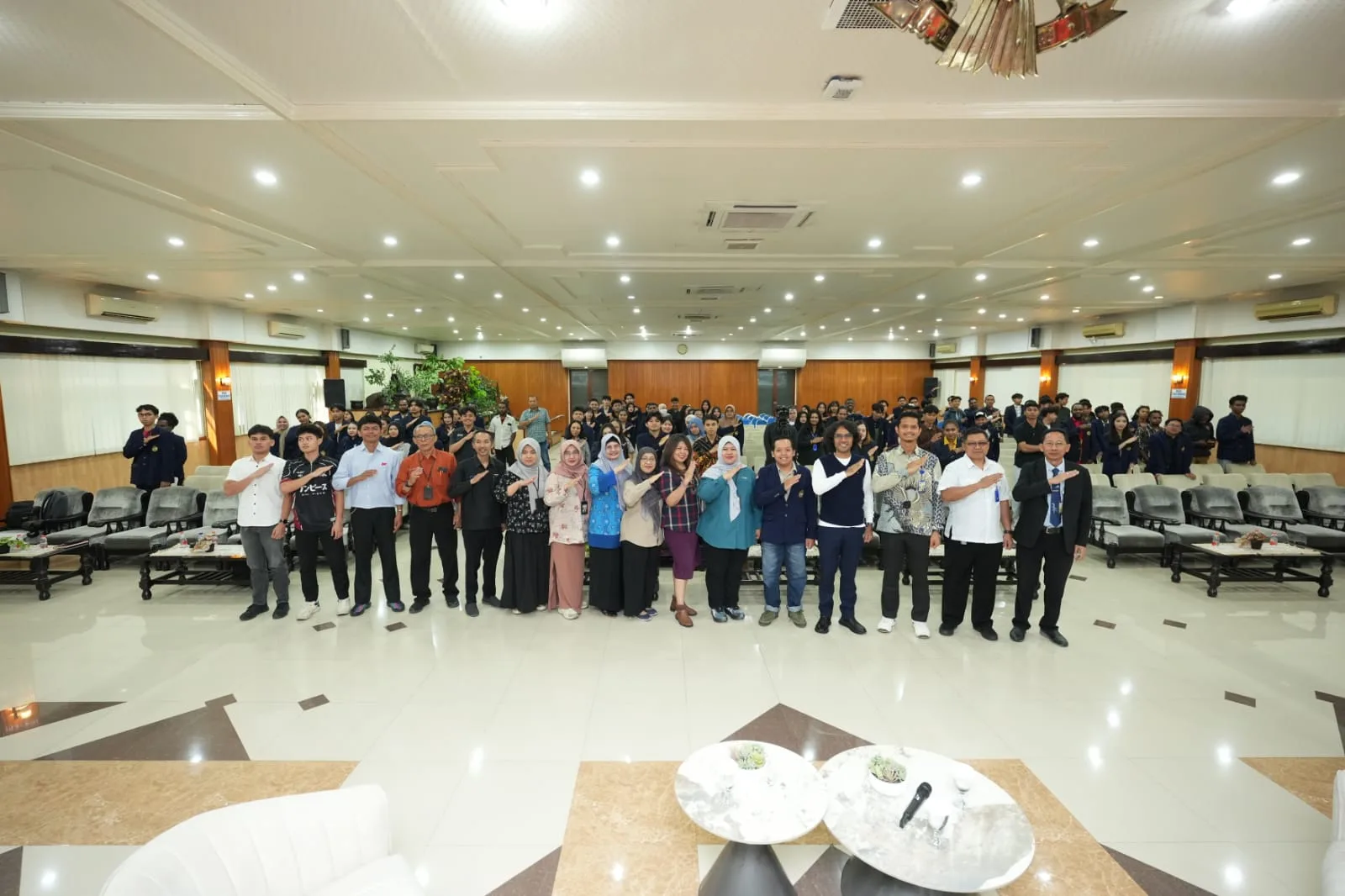 Pulang ke Almamater, Wakil Ketua DPD RI Berbagi Kiat Sukses Mahasiswa Rantau di UNMER Malang