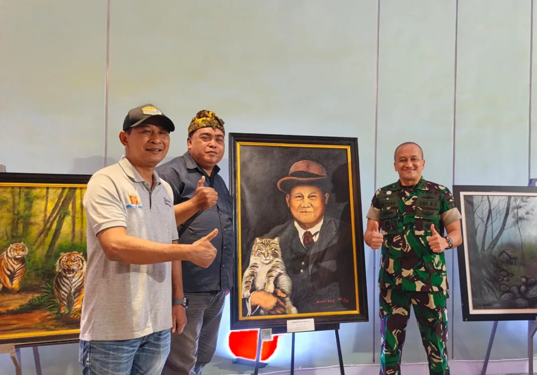 Danrem 082/CPYJ Pinang Lukisan Presiden Prabowo di Pameran Karya Jurnalistik Sunrise Mall Mojokerto Danrem 082/CPYJ Pinang Lukisan Presiden Prabowo di Pameran Karya Jurnalistik Sunrise Mall Mojokerto