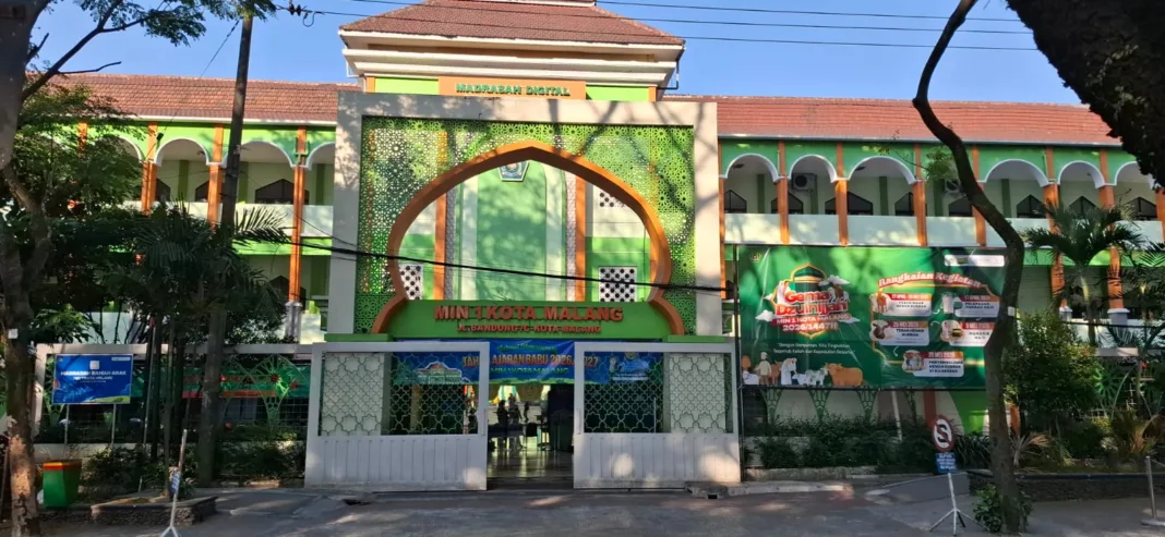 Wajah Baru di Setiap Tahun Ajaran: Strategi Unik MIN 1 Kota Malang Sambut Siswa dengan Cinta Wajah Baru di Setiap Tahun Ajaran: Strategi Unik MIN 1 Kota Malang Sambut Siswa dengan Cinta