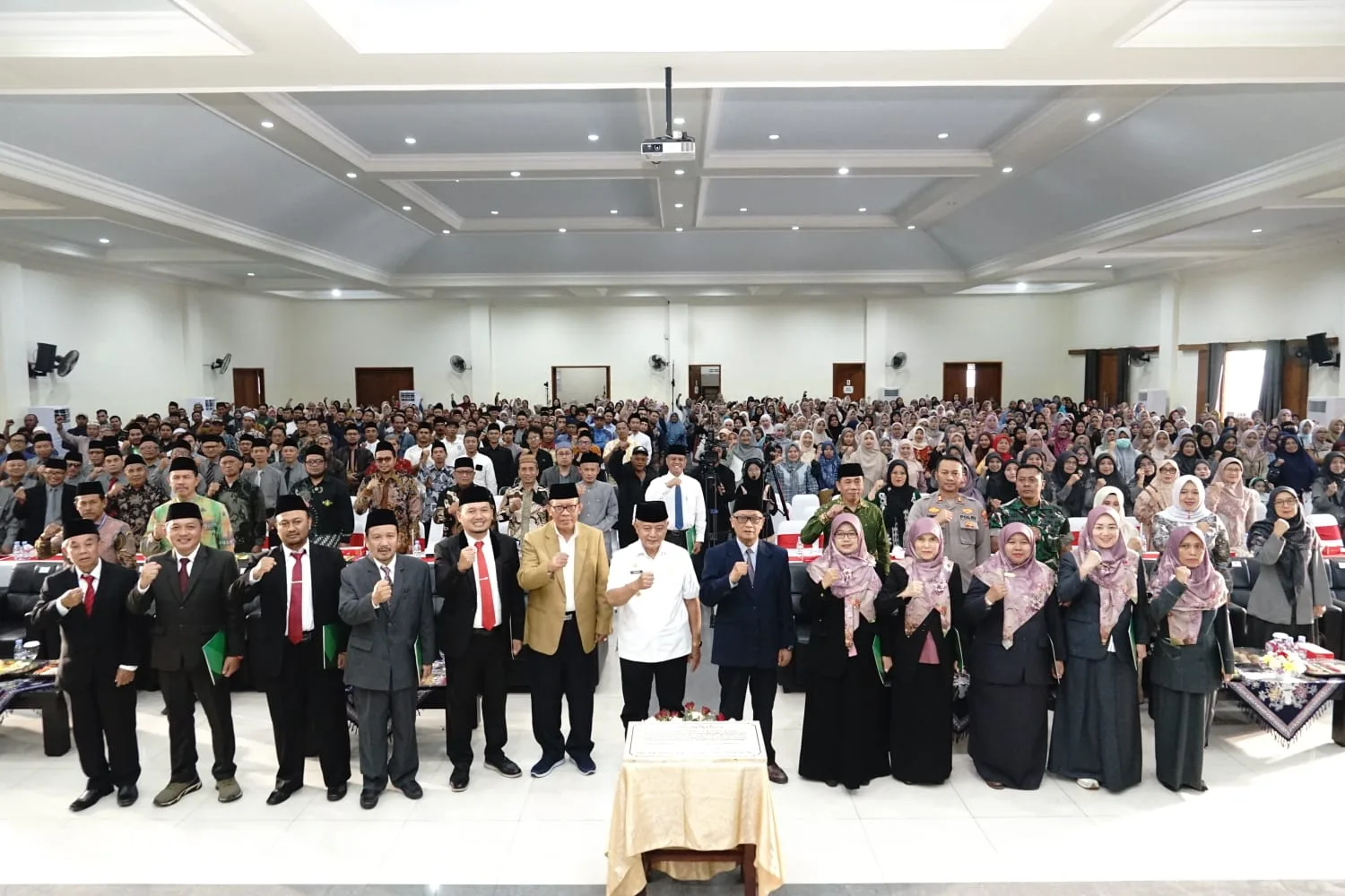 Bupati Malang Resmikan Tahun Ajaran Baru YP Almaarif Singosari, 1.220 Siswa Baru Siap Tempuh Pendidikan Berkarakter