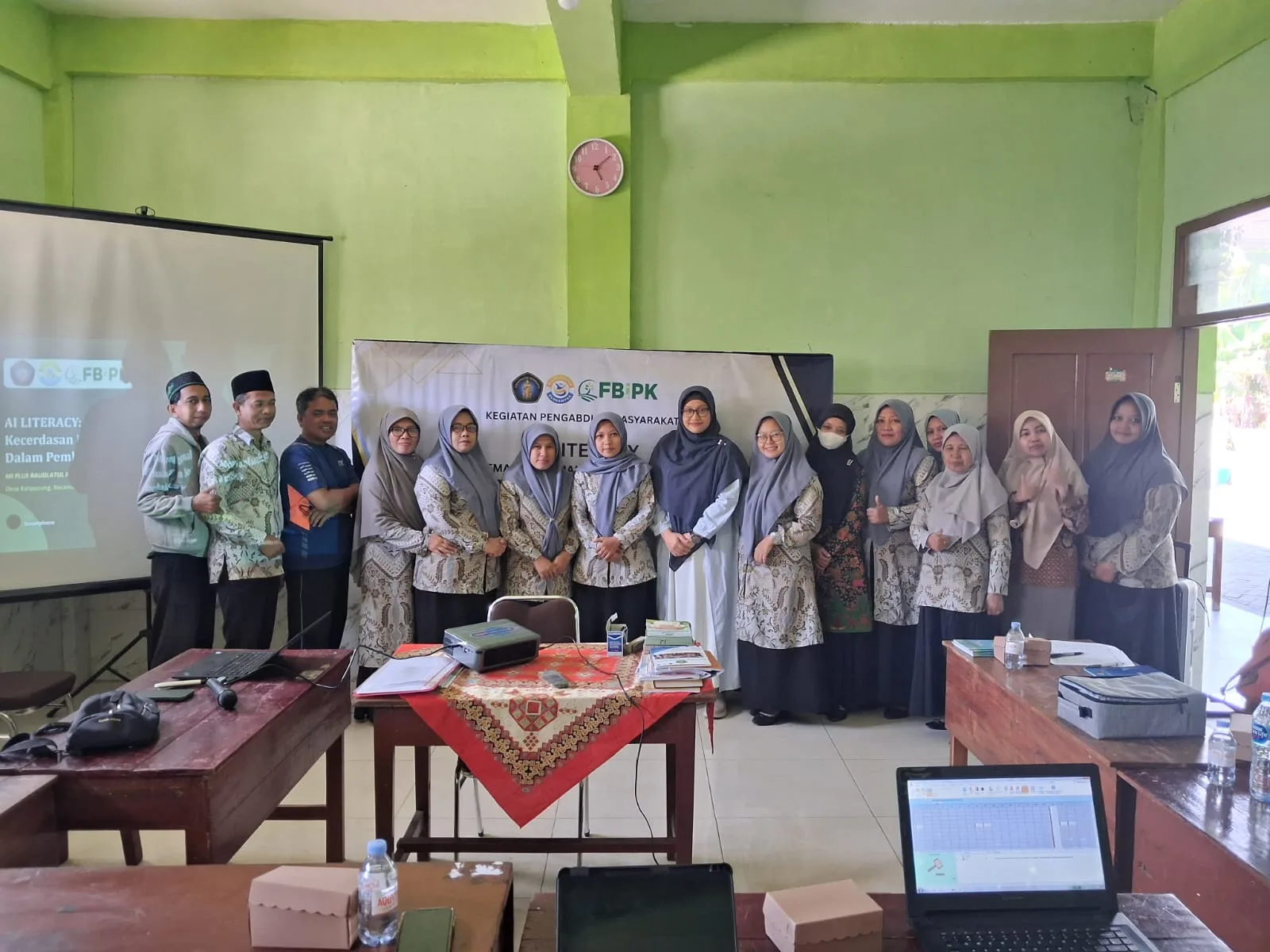 Dosen UB Latih Guru MI di Blitar Tingkatkan Literasi Digital