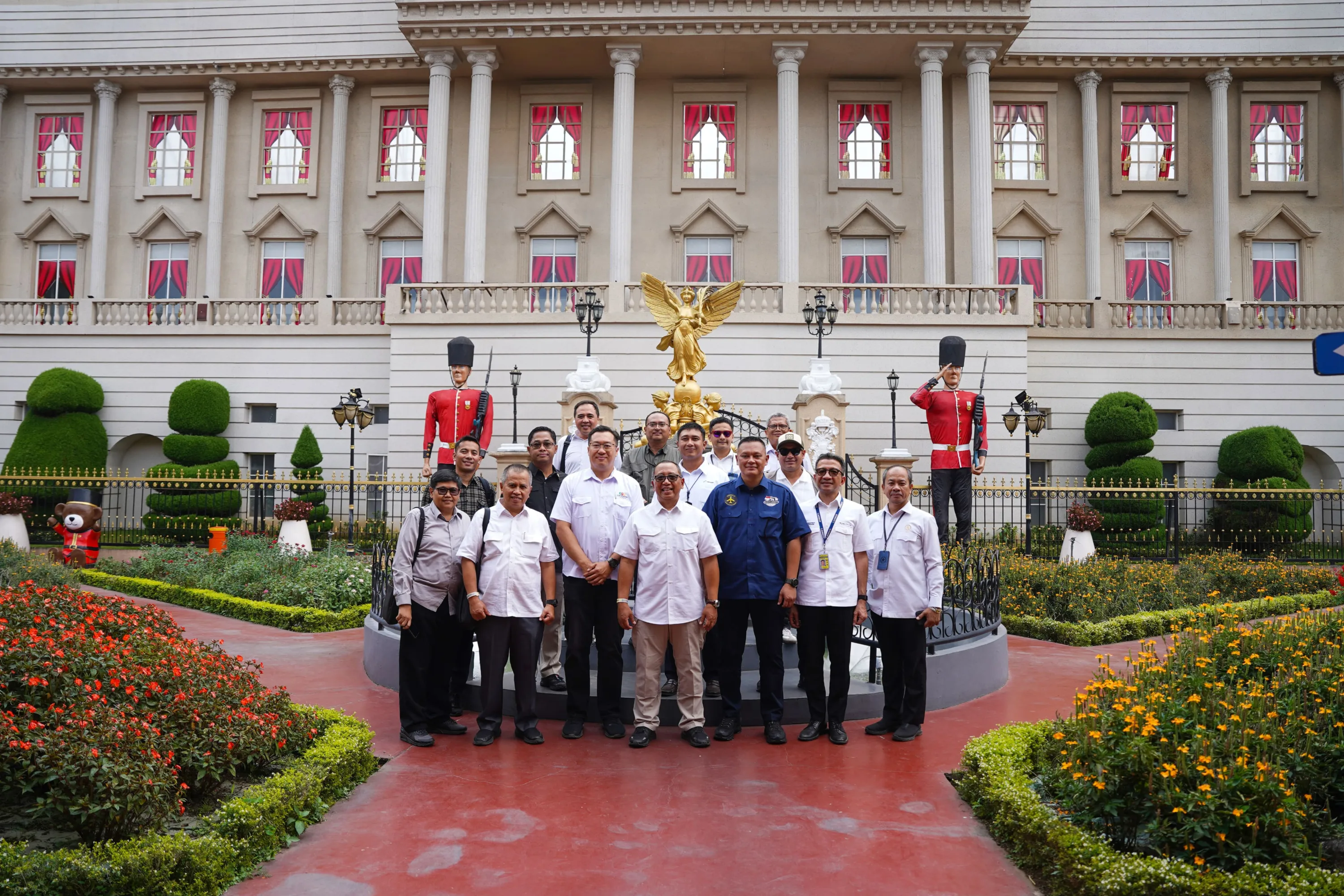 Sambut HUT Ke-81 RI, Museum Angkut Bersolek Nuansa Merah Putih: Setneg Tinjau Langsung Kesiapan!