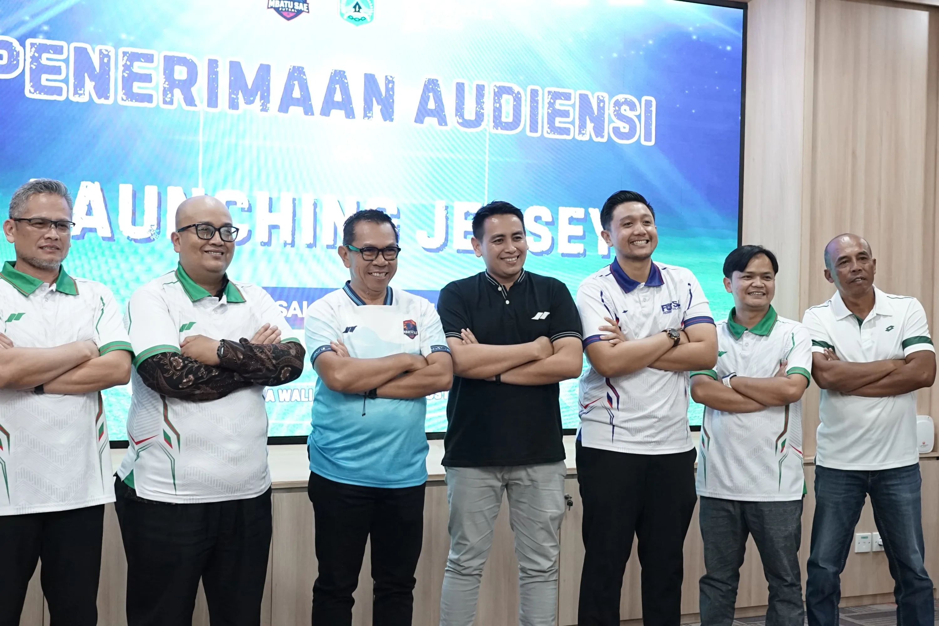 Siap Arungi Linus Jatim 2026, Tim Futsal Putri Mbatu Sae FC Resmi Launching Jersey Anyar di Balai Kota Mbatu Sae