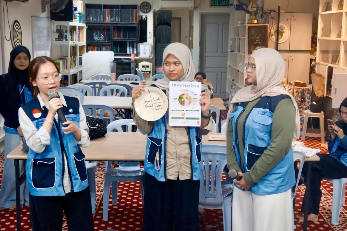 Di Penang Malaysia, Mahasiswa UMM Rawat Semangat Belajar Anak-anak Pekerja Migran Indonesia UMM