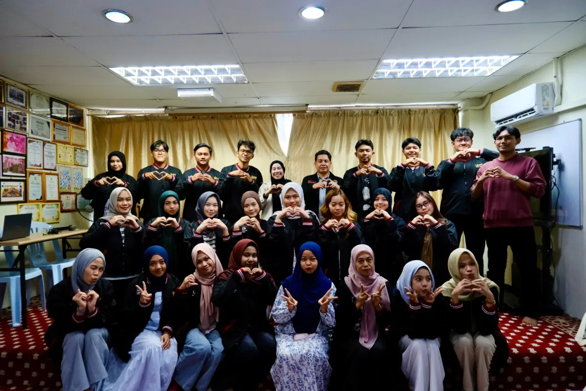 Di Penang Malaysia, Mahasiswa UMM Rawat Semangat Belajar Anak-anak Pekerja Migran Indonesia