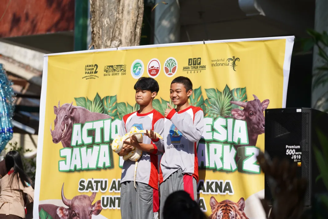 Edukasi Konservasi Satwa Endemik, Jatim Park 2 Gelar Kampanye Satwa Merdeka, Nusantara Terjaga di SMAN 1 Batu Edukasi Konservasi Satwa Endemik, Jatim Park 2 Gelar Kampanye Satwa Merdeka, Nusantara Terjaga di SMAN 1 Batu