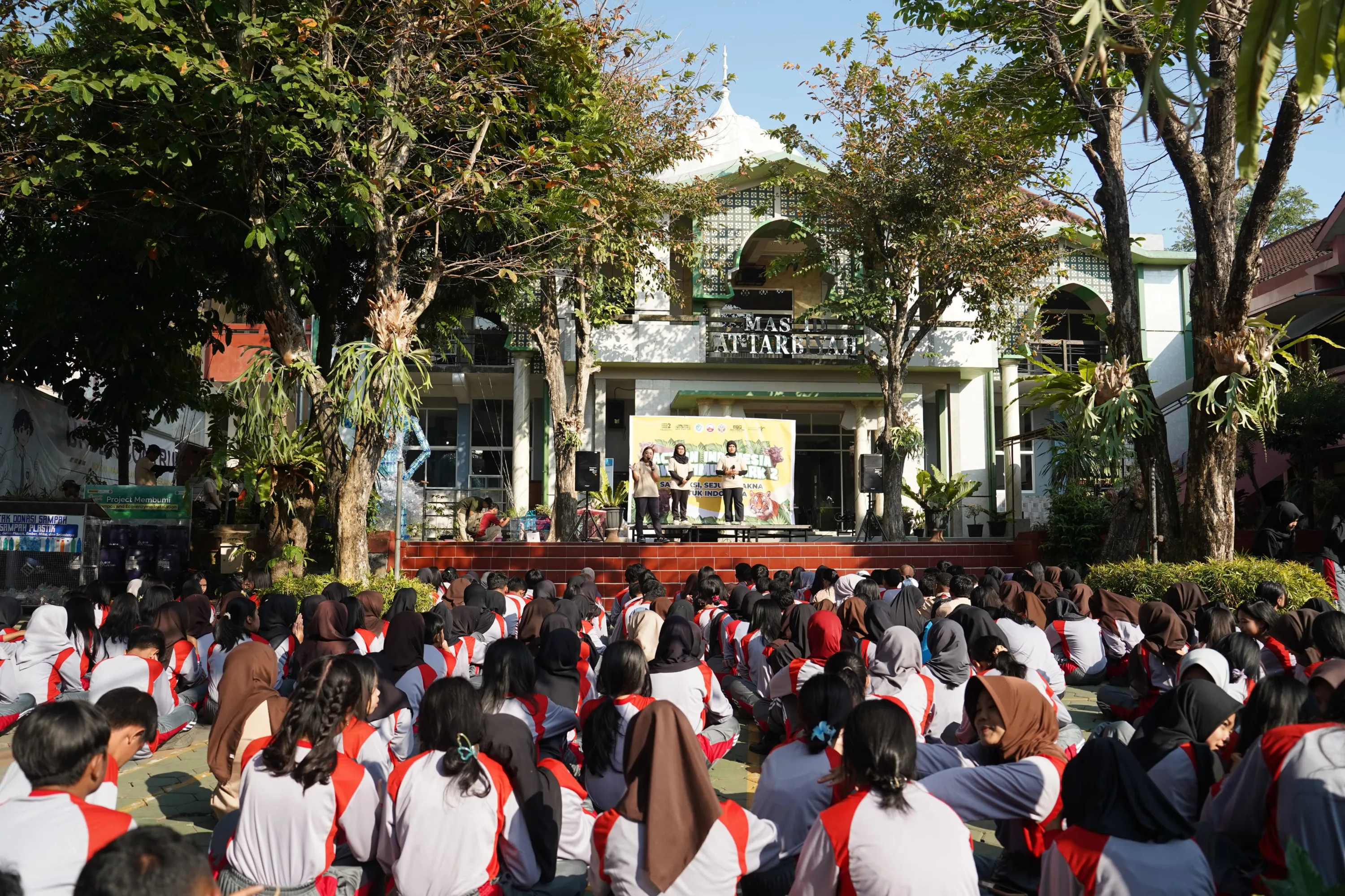 Edukasi Konservasi Satwa Endemik, Jatim Park 2 Gelar Kampanye Satwa Merdeka, Nusantara Terjaga di SMAN 1 Batu
