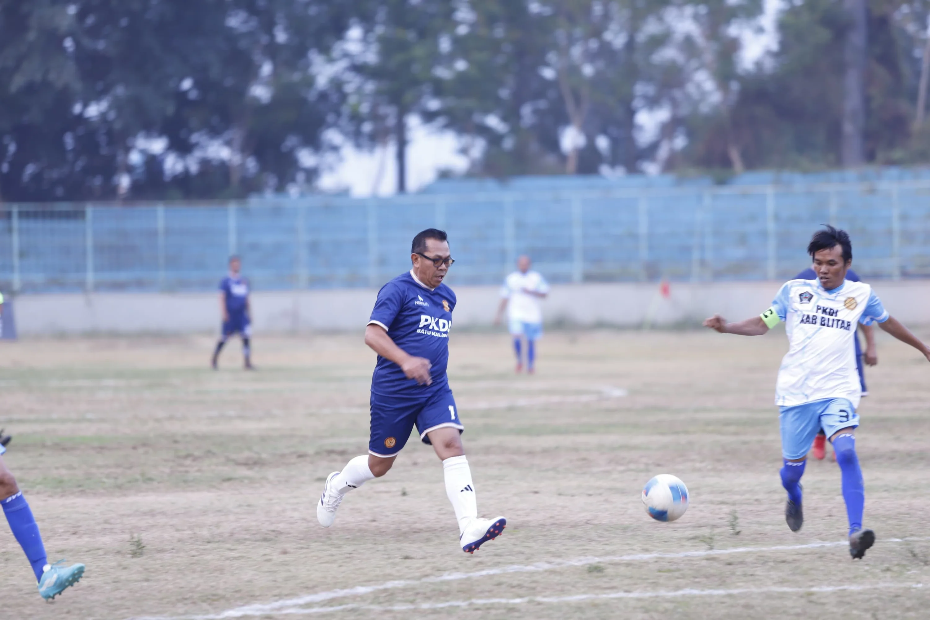 Bukan Cuma Nonton! Wali Kota & Wawali Batu Nekat Gantung Jas Turun Lapangan di PKDI Cup II 2026