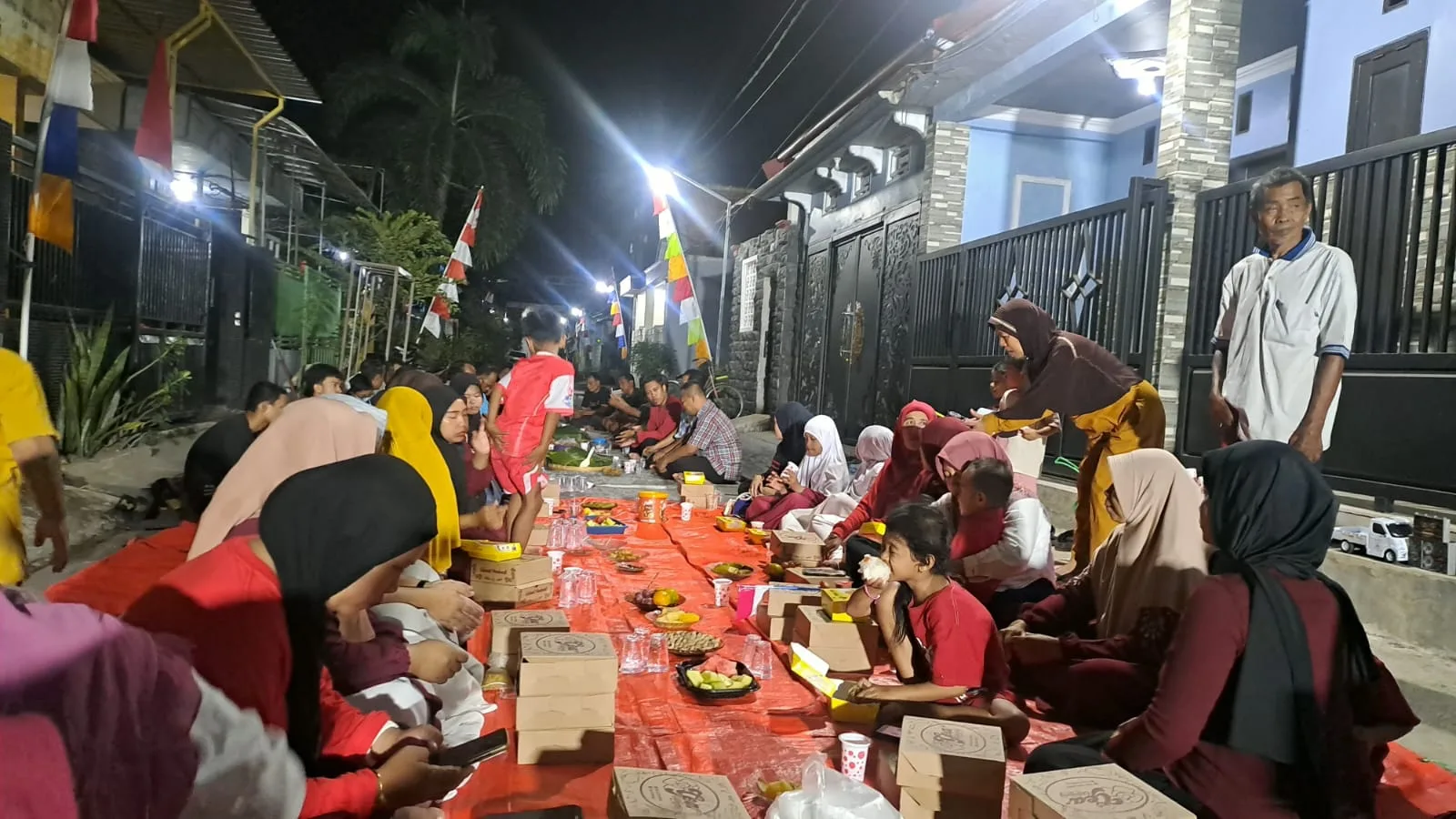 Guyub dan Rukun, Warga Gang Masjid Kejapanan Meriahkan HUT RI ke-81
