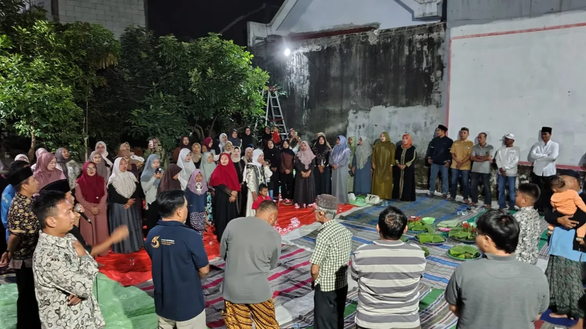 Malam Tirakatan Gang Cemara RT 05 RW 26 Kejapanan, Warga Doakan Pahlawan dan Tampilkan Drama Si Pitung Gang Cemara