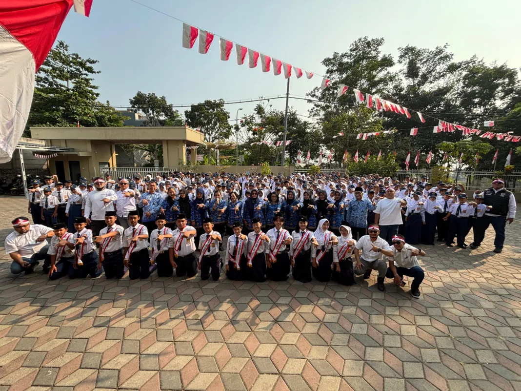 X-Division Ikuti Upacara Kemerdekaan di SMPN 07 Batu, Edukasi Safety Riding untuk Generasi Muda. X-Division Ikuti Upacara Kemerdekaan di SMPN 07 Batu, Edukasi Safety Riding untuk Generasi Muda.