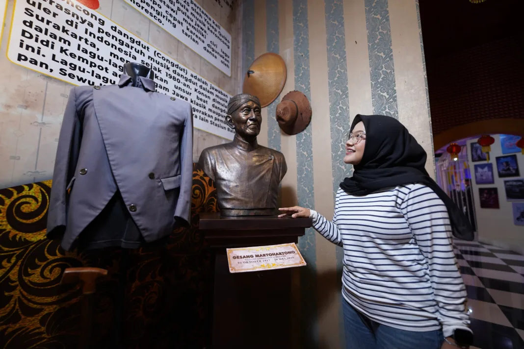 Mengenal Gesang, MaestroKeroncong Indonesia dan Pencipta Bengawan Solo di Museum MusikDunia Jatim Park 3 Mengenal Gesang, MaestroKeroncong Indonesia dan Pencipta Bengawan Solo di Museum MusikDunia Jatim Park 3