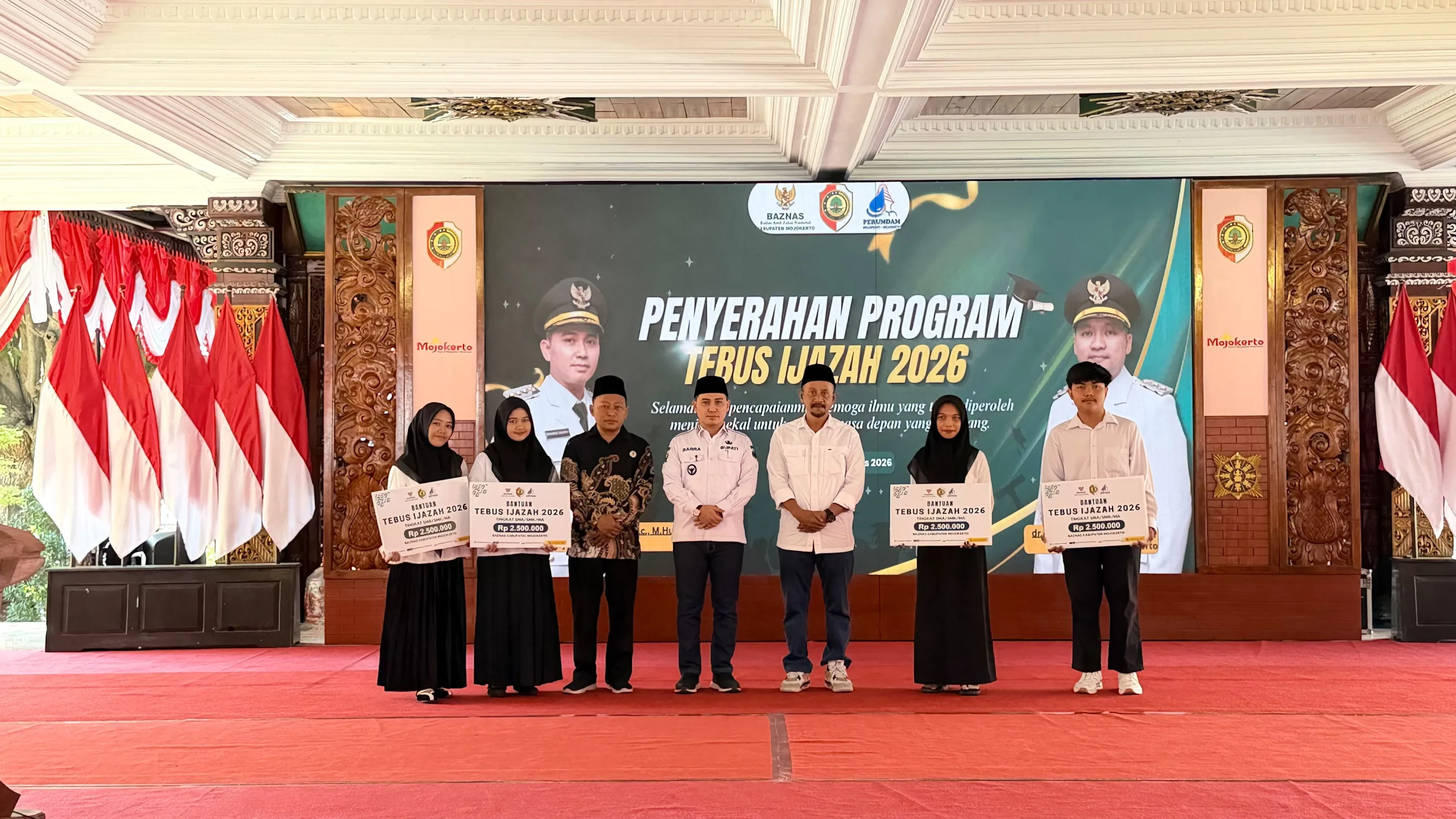 BAZNAS Kabupaten Mojokerto Salurkan Rp585 Juta untuk Tebus Ijazah 247 Siswa