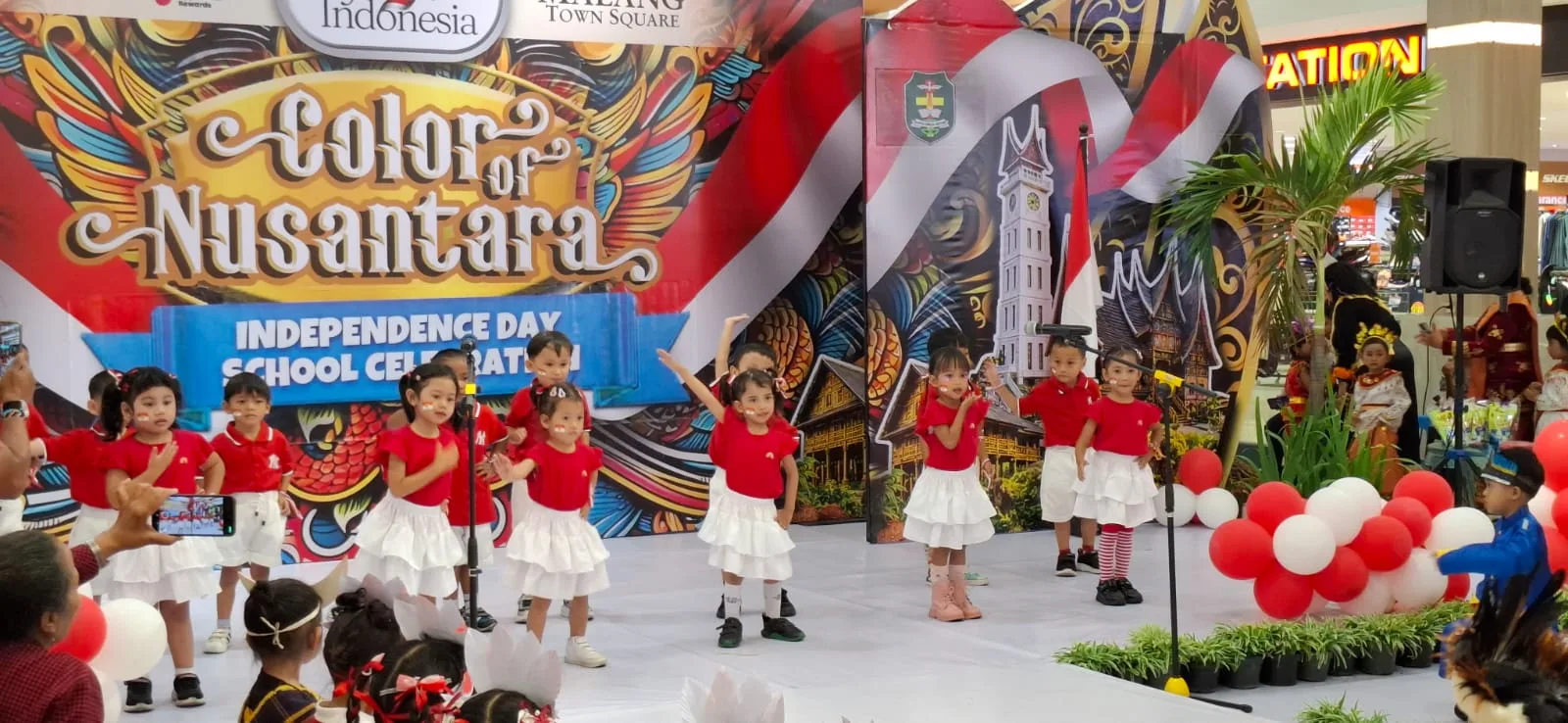 Semarak Warna Nusantara, KB-TK Mardi Wiyata Malang Gelar Pentas Kemerdekaan di Matos