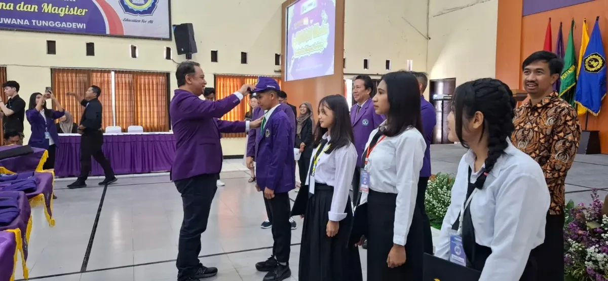 Sambut Ribuan Mahasiswa Baru, Rektor UNITRI Tekankan Budaya I-PROGRES dan Penguasaan Teknologi