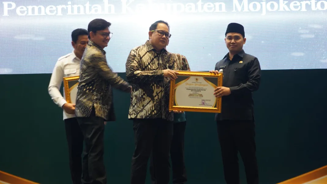 Kabupaten Mojokerto Raih Peringkat 3 Jamsostek Award Jatim 2026 Kabupaten Mojokerto Raih Peringkat 3 Jamsostek Award Jatim 2026