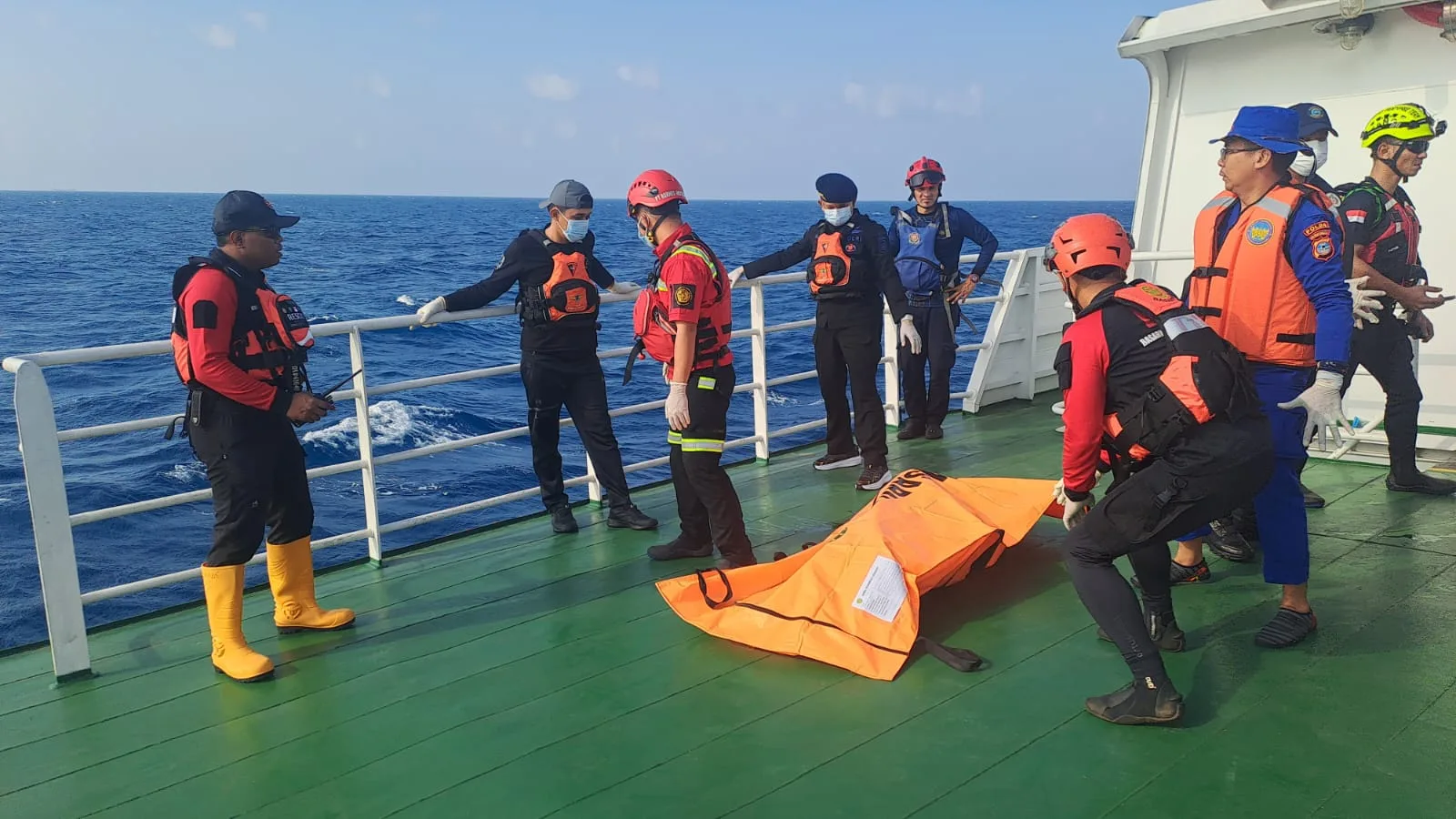 Satu Korban Km Virgo Transport 8 Di Dalam Kapal Ditumkan Penyelam Basarnas