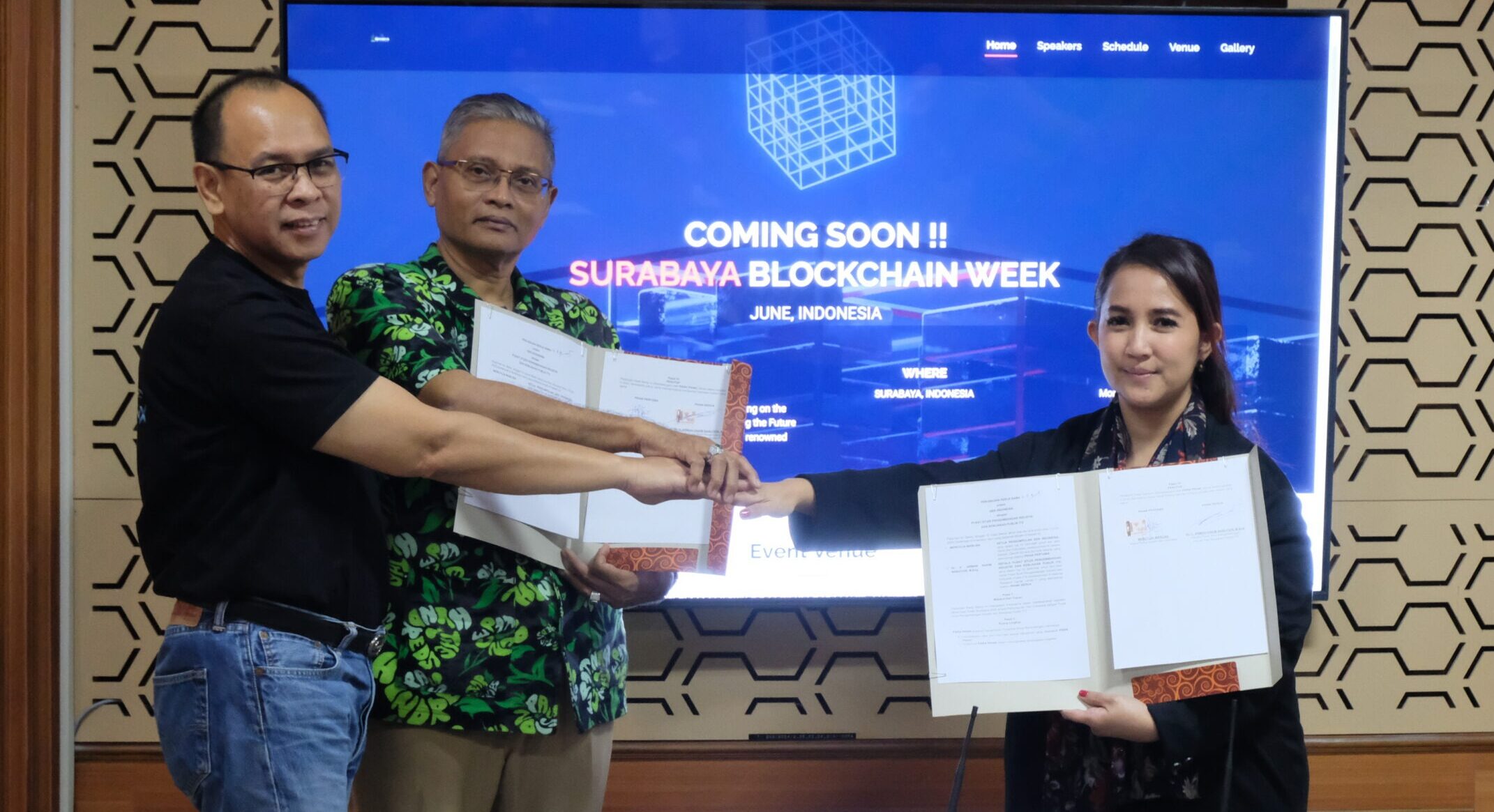 Gambar petinggi IBC, PSPI-KP ITS, dan Perkumpulan Gen Indonesia dalam penandatanganan LoA SBW 2025